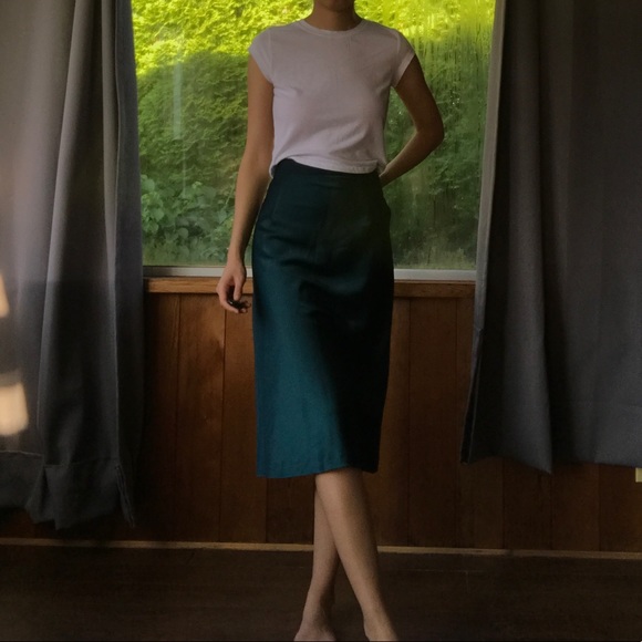 Dark green satin midi skirt - Picture 5 of 8